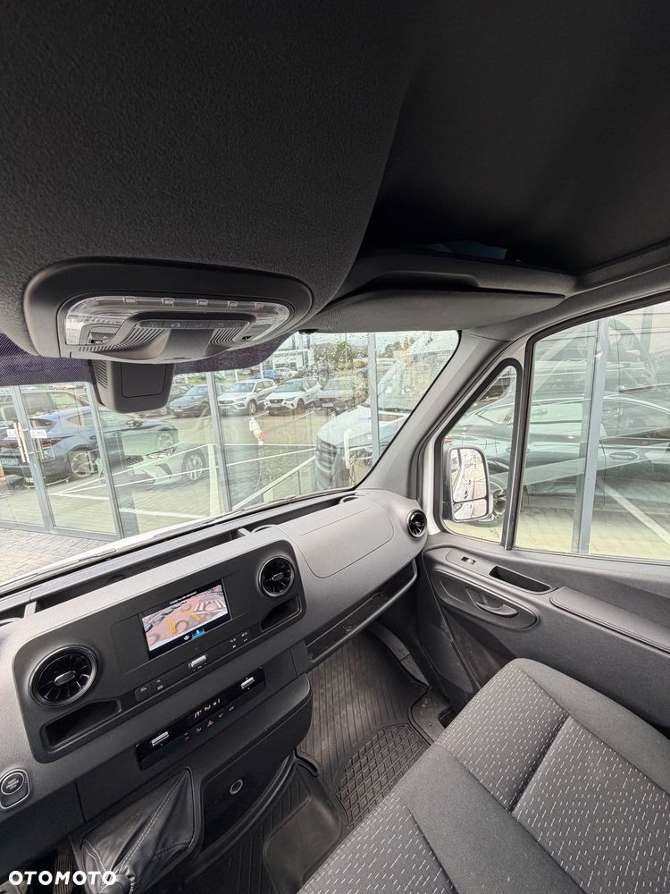 Mercedes-Benz Sprinter L4H2 - 31