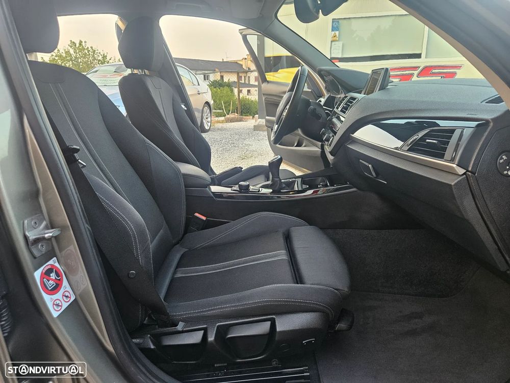 BMW 116 d Line Sport - 23