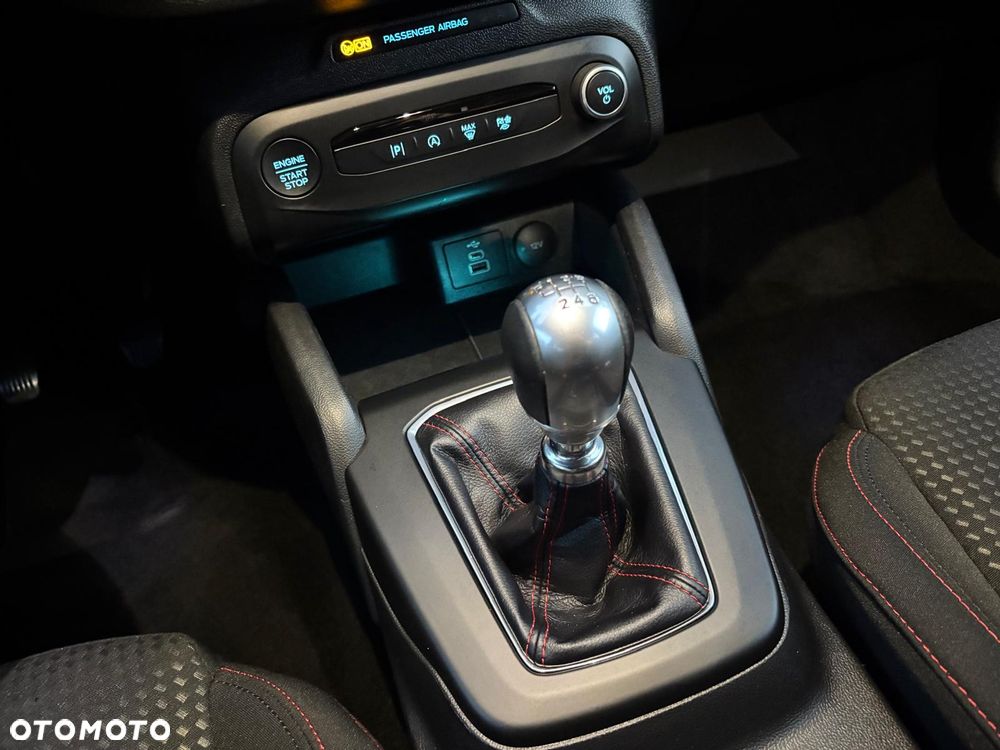Ford Focus 1.5 EcoBlue Start-Stopp-System ST-LINE - 31