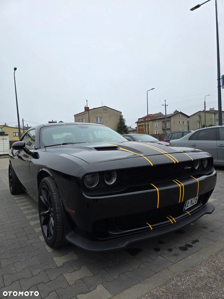 Dodge Challenger - 17