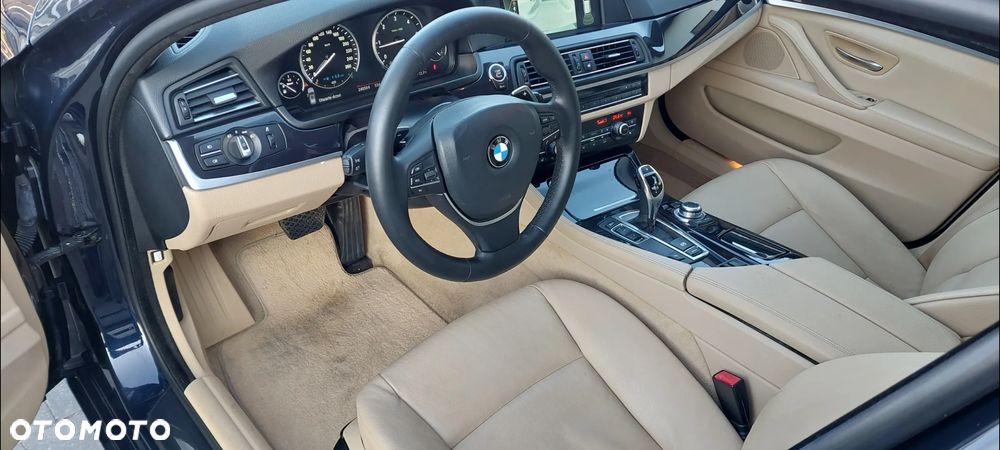 BMW Seria 5 520d - 28