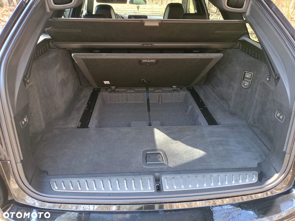 BMW Seria 5 530d xDrive Sport - 13