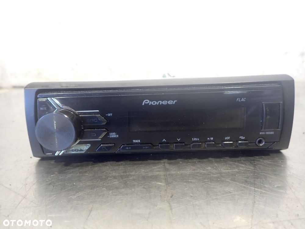 RADIO UNIWERSALNE TOYOTA AVENSIS 2.0 D4D - 1