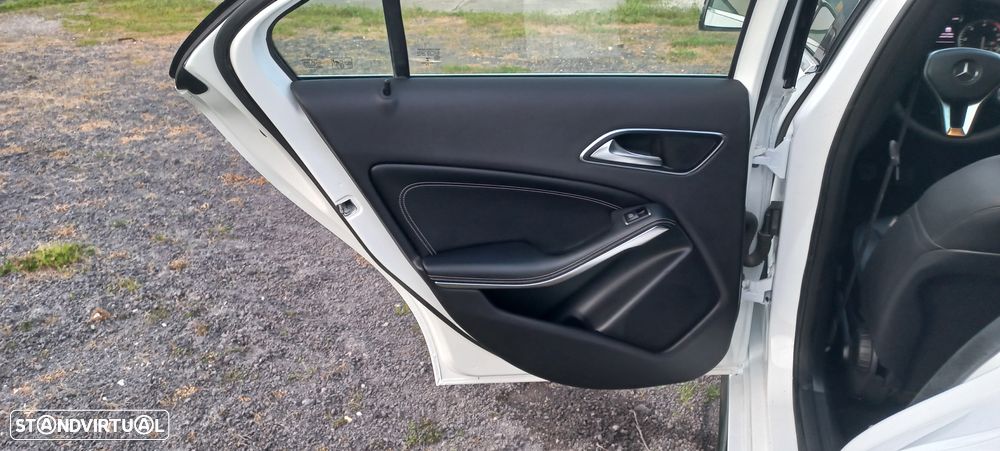 Mercedes-Benz A 160 CDI AMG Line - 39