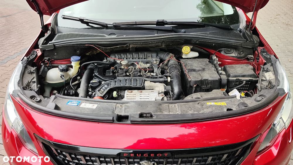 Peugeot 2008 1.2 PureTech GT Line S&S - 38