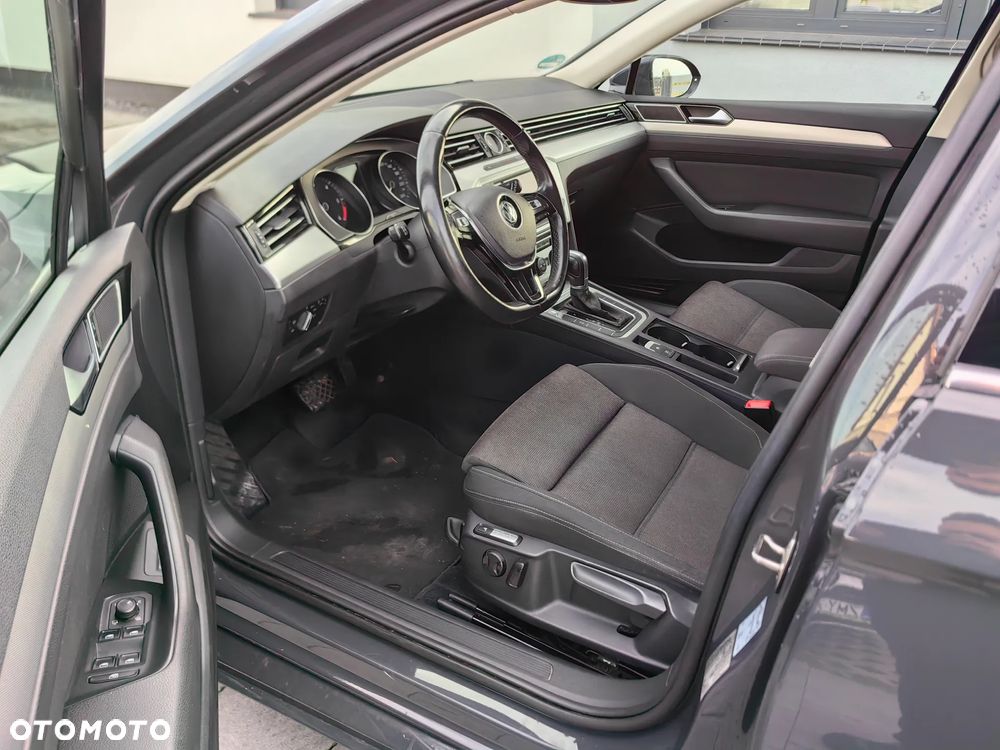 Volkswagen Passat Variant 2.0 TDI SCR DSG BlueMotion Comfortline - 7