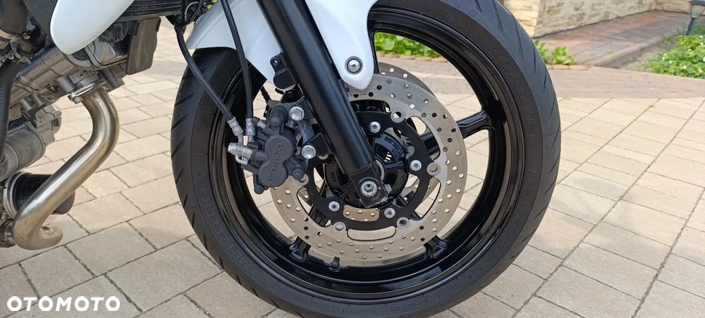 Suzuki Gladius - 27