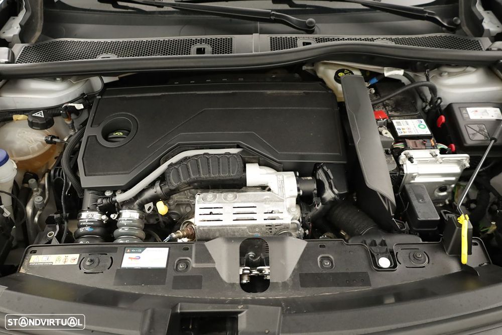 Peugeot 2008 1.2 Hybrid Allure e-DCS6 - 24