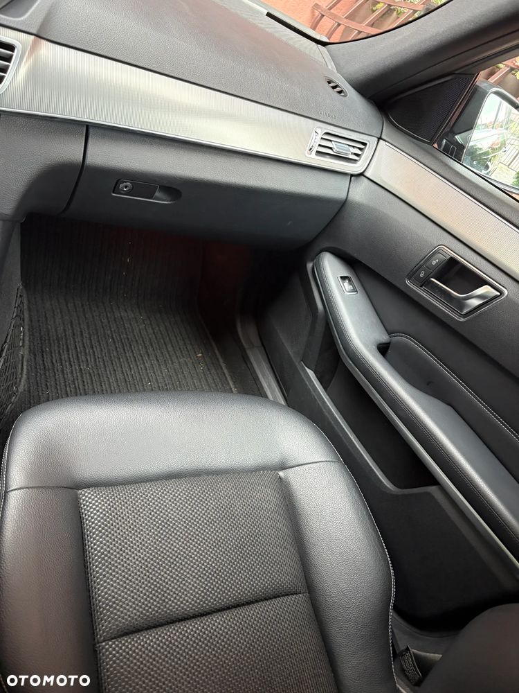 Mercedes-Benz Klasa E 250 BlueTEC 4-Matic Avantgarde - 10