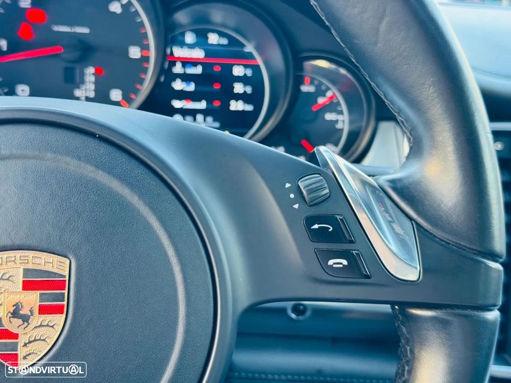 Porsche Panamera Platinum Edition - 24