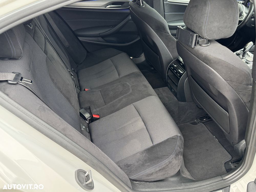 BMW Seria 5 520d Aut. M Sport Edition - 21