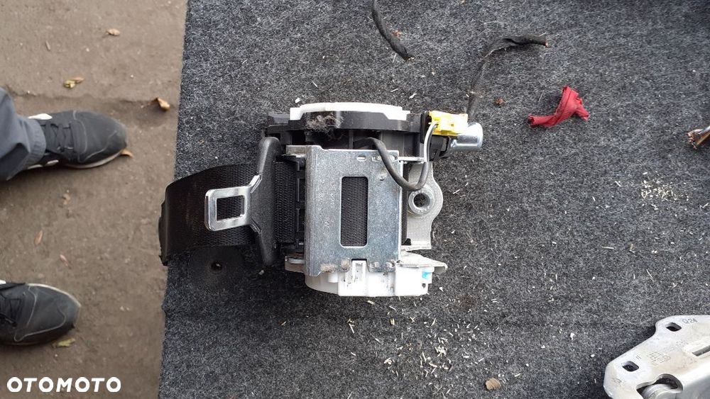 Pasy bezpieczeństwa  mercedes W204 lifrt - 3