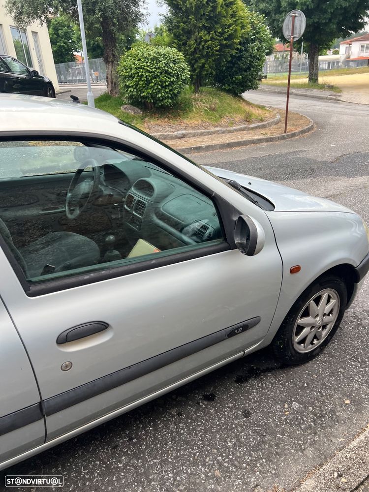Renault Clio 1.2 - 9