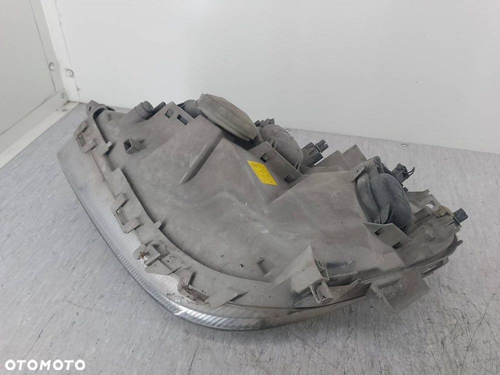 LAMPA PRZÓD PRAWA MERCEDES-BENZ VANEO 0301189202  A4148200161 - 2