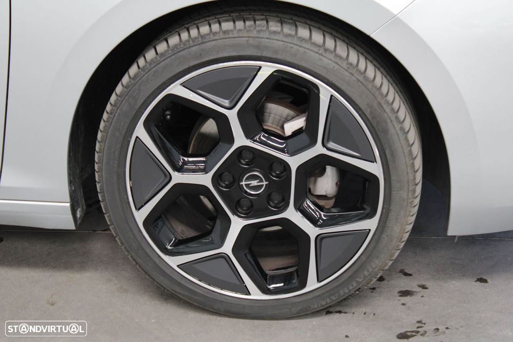 Opel Astra 1.2 T GS - 9