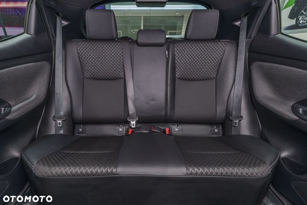 Toyota Yaris - 33
