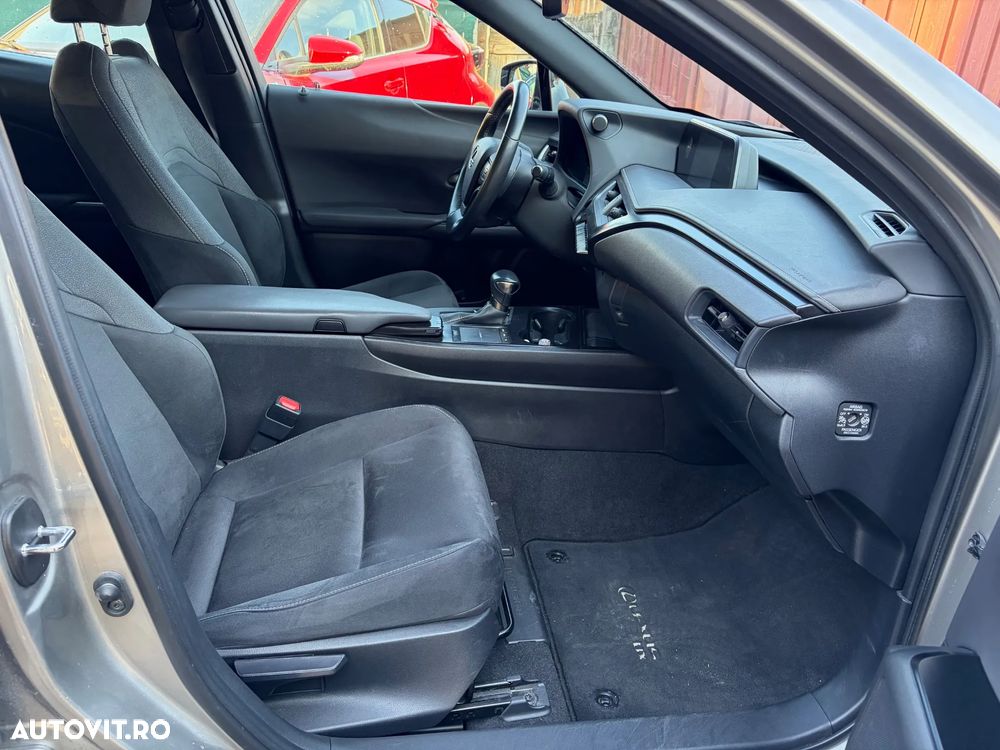 Lexus UX 250h Business Edition - 15