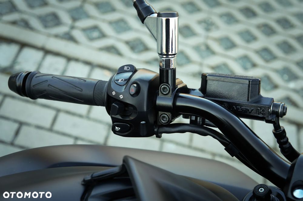 Yamaha V-MAX - 13
