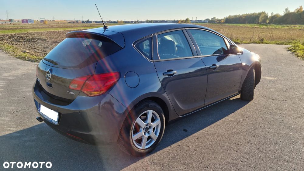 Opel Astra 1.4 Turbo Cosmo - 3