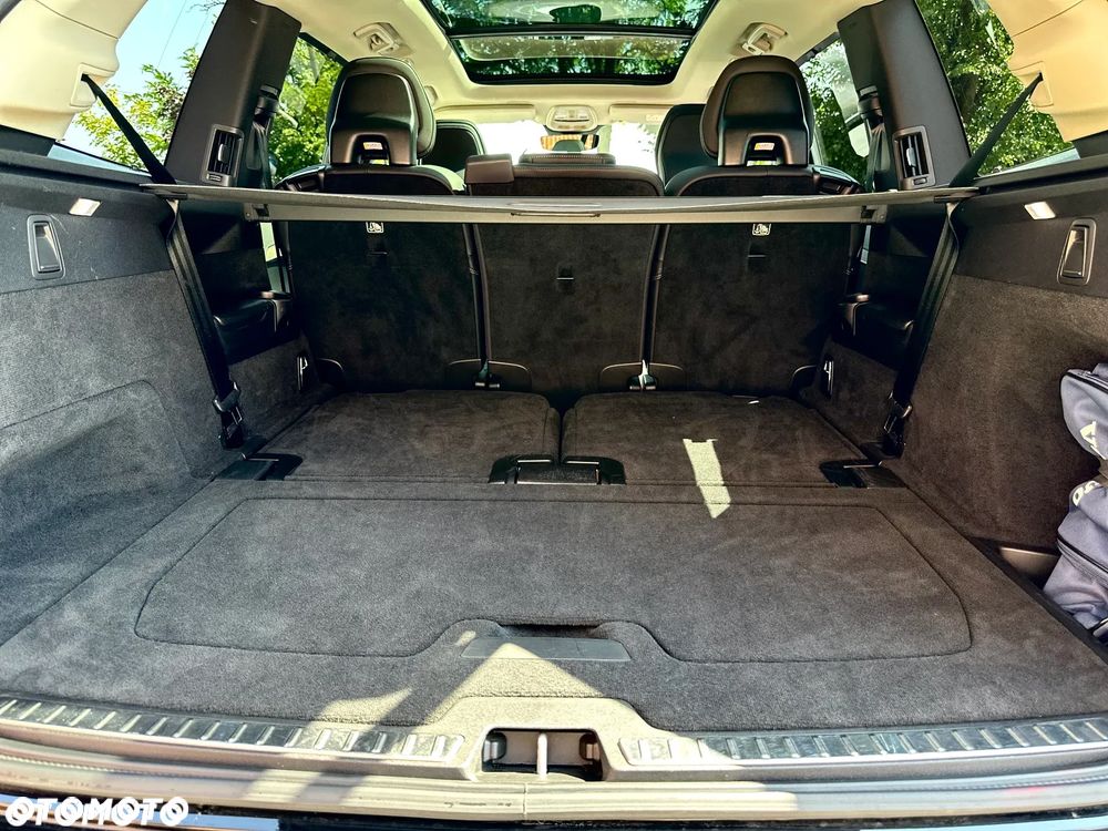 Volvo XC 90 - 21