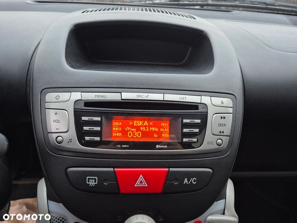 Peugeot 107 70 Urban Move - 21