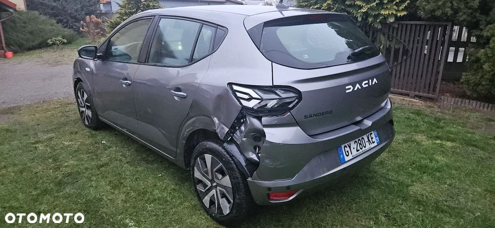 Dacia Sandero - 8