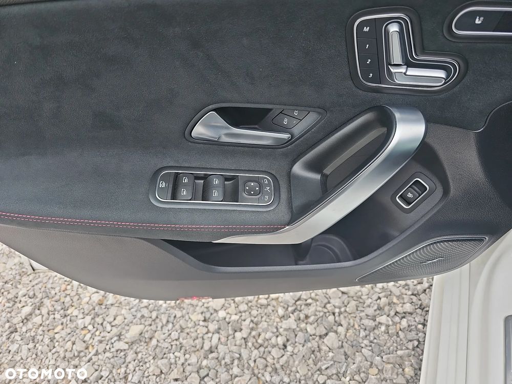Mercedes-Benz Klasa A 200 4-Matic AMG Line 8G-DCT - 13