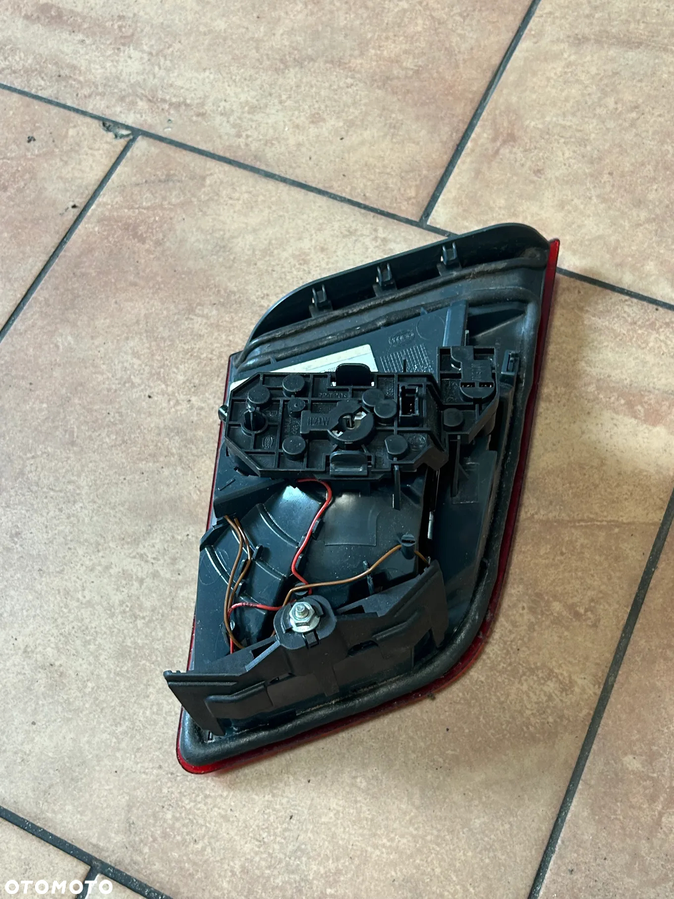 LAMPA BMW F10 PRAWY TYŁ W KLAPĘ PRZED LIFT EU DYMIONA 7203226 - 2