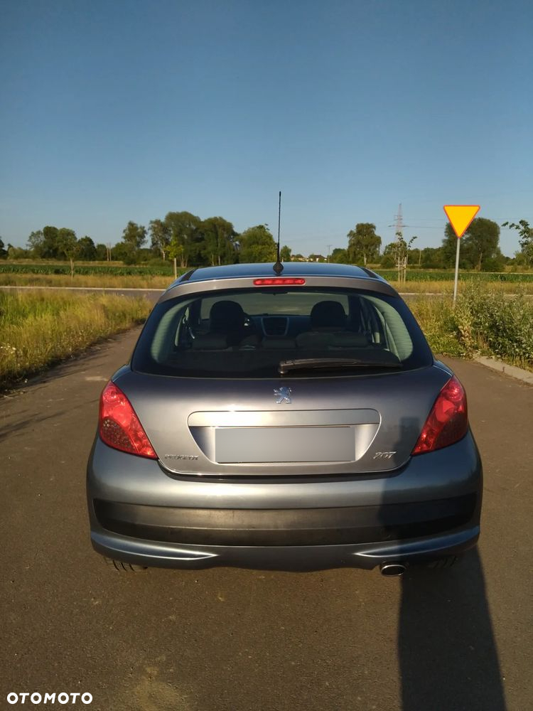 Peugeot 207 1.4 16V Presence - 2