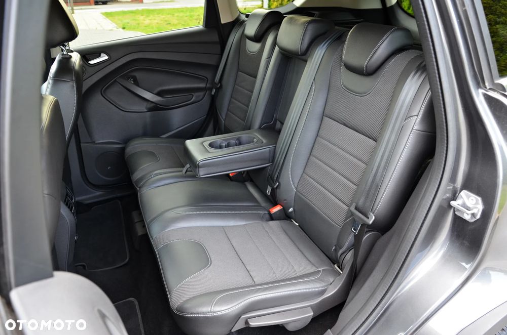 Ford Kuga 1.5 EcoBoost 2x4 Titanium - 10