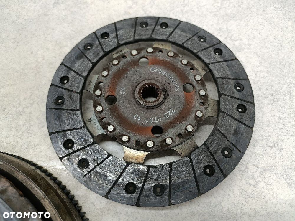 SPRZĘGŁO KOMPLETNE PEUGEOT 5008 123047510 323070110 1.6 THP - 9