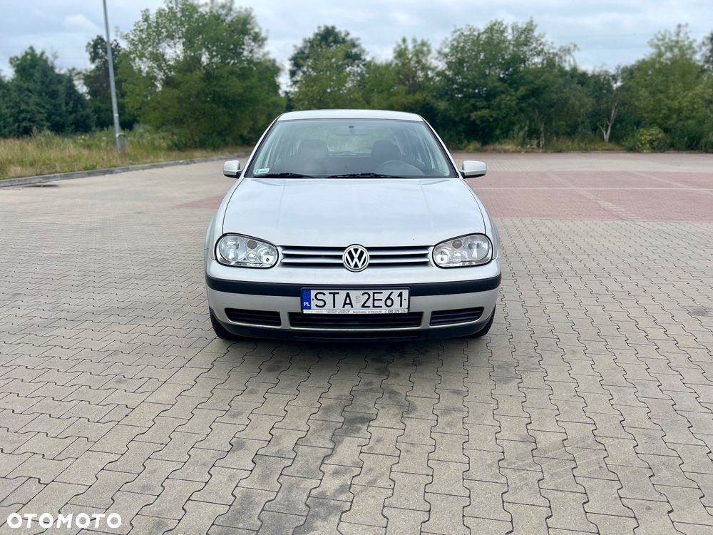 Volkswagen Golf - 2