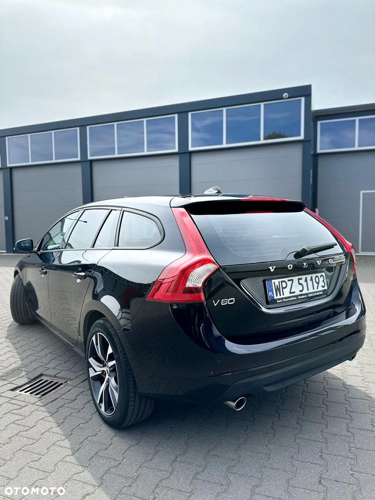 Volvo V60 D5 AWD - 4