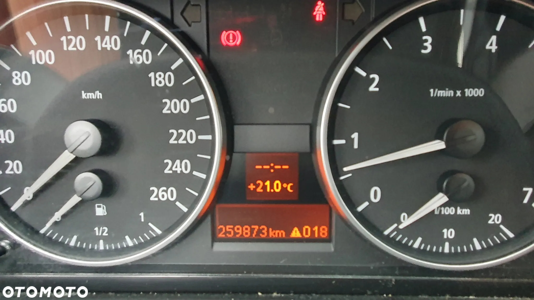 BMW Seria 3 318i - 13