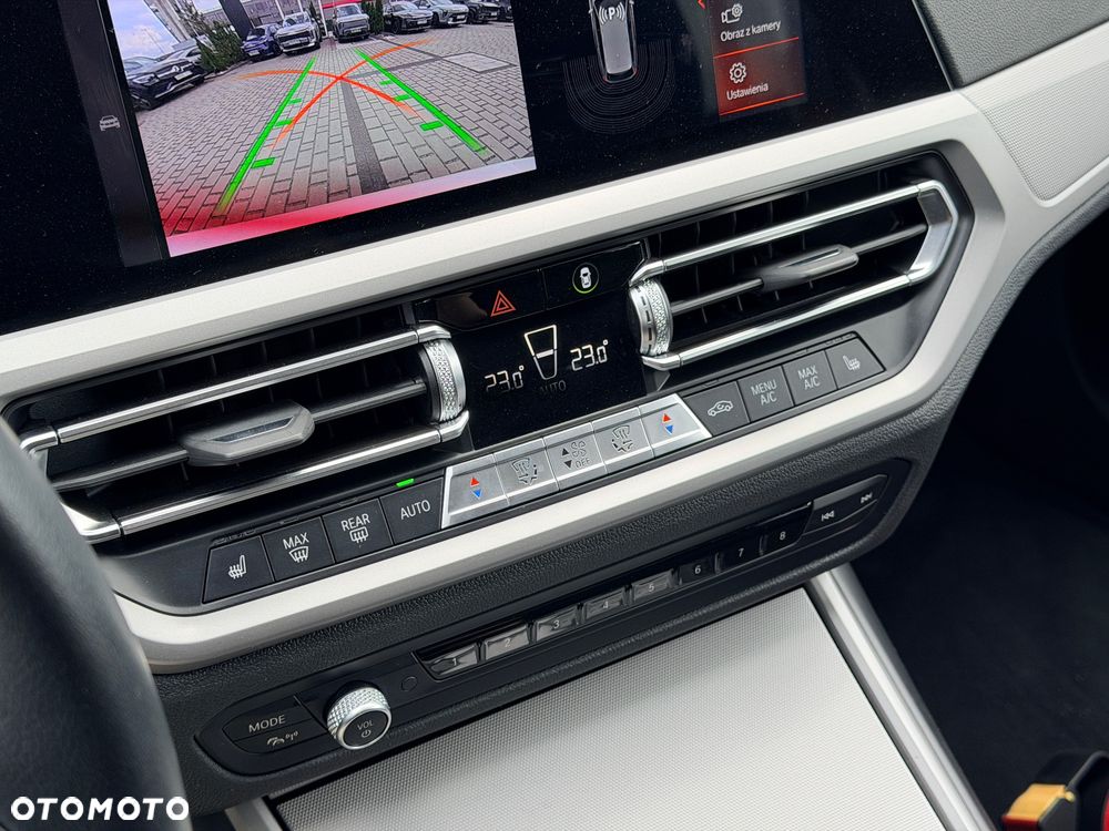 BMW Seria 3 318i - 31