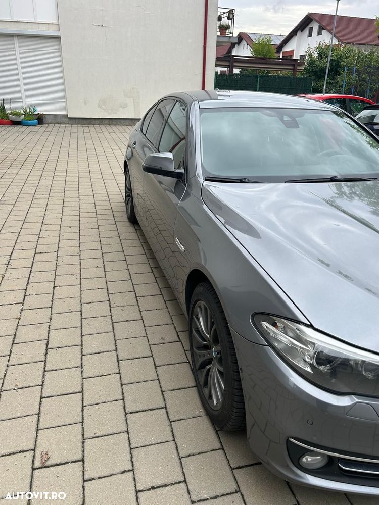 BMW Seria 5 525d xDrive AT - 2