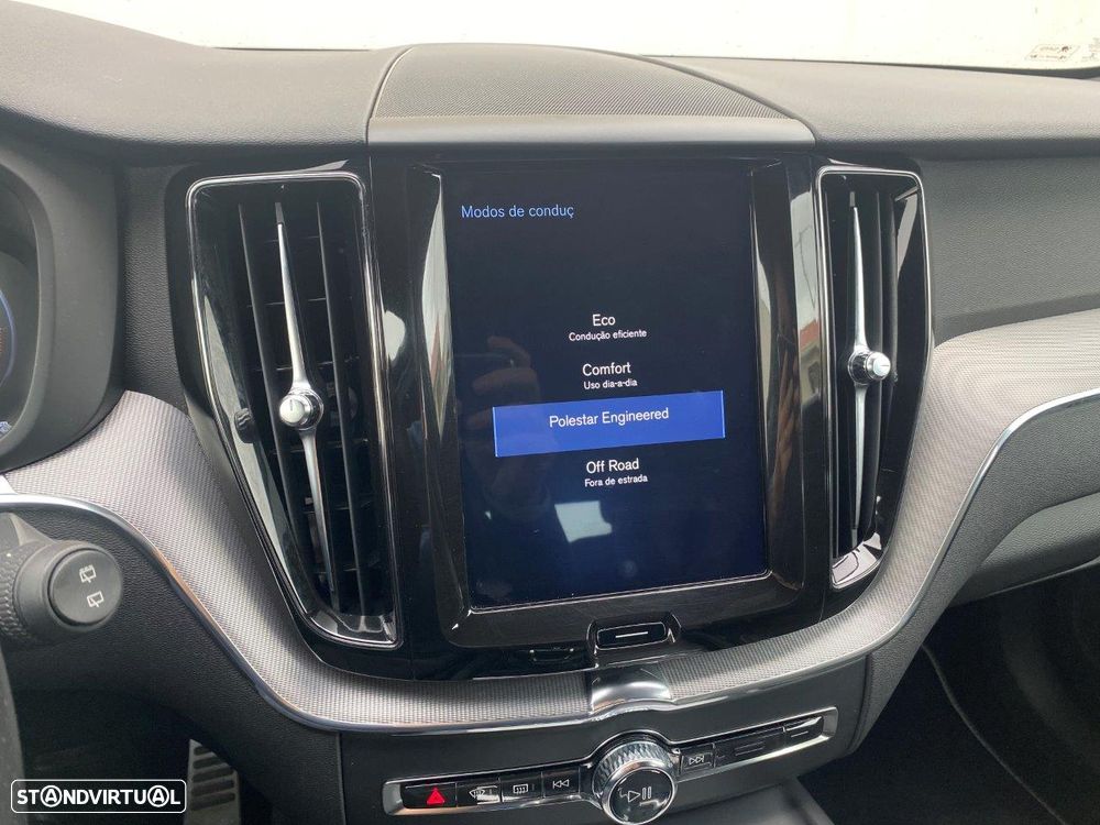 Volvo XC 60 2.0 D4 R-Design Geartronic - 15