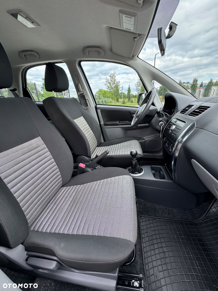 Suzuki SX4 1.6 VVT 4x4 Style - 27
