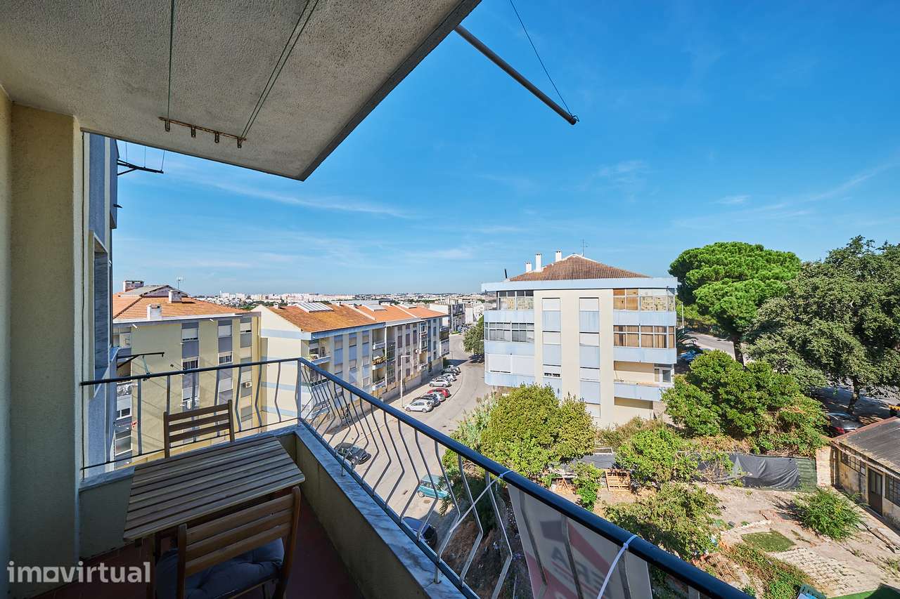 Apartamento T3 Cruz de Pau com 2 WC - Grande imagem: 4/25