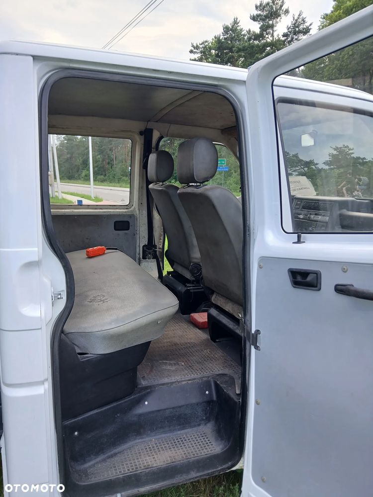 Volkswagen Transporter - 9