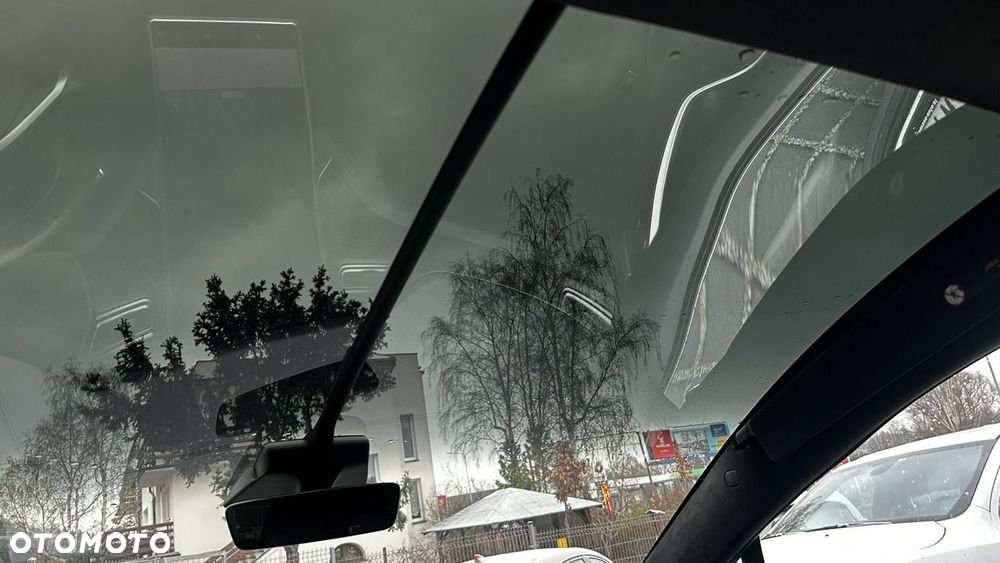 Tesla Model X - 14