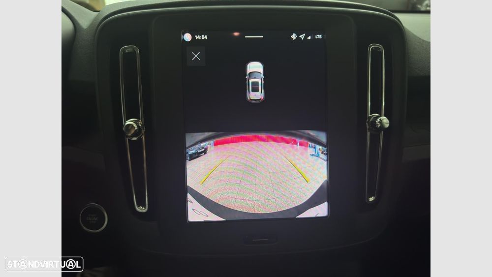Volvo XC 40 2.0 B3 Essential - 23