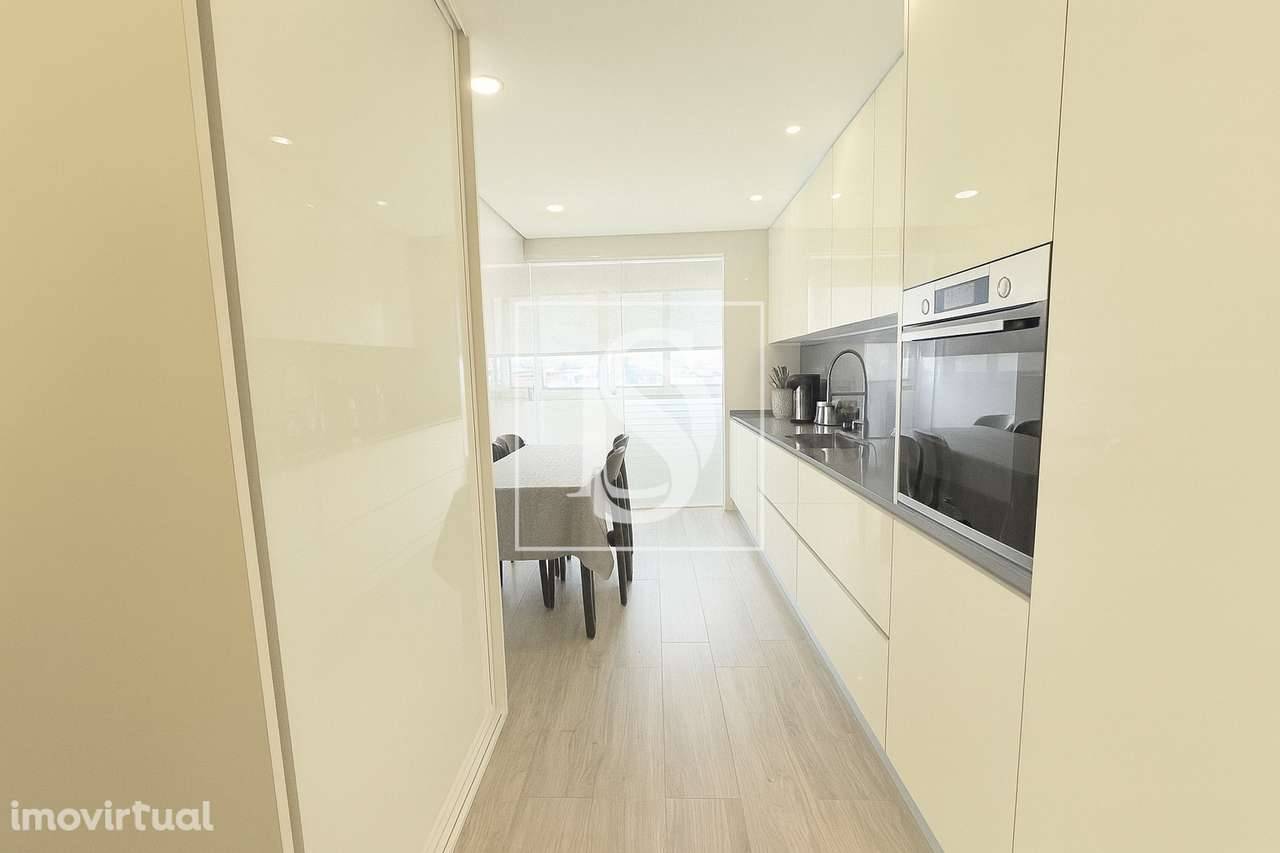 T3 Renovado com 150m² | Garagem Fechada | Centro de Barcelos - Grande imagem: 3/29