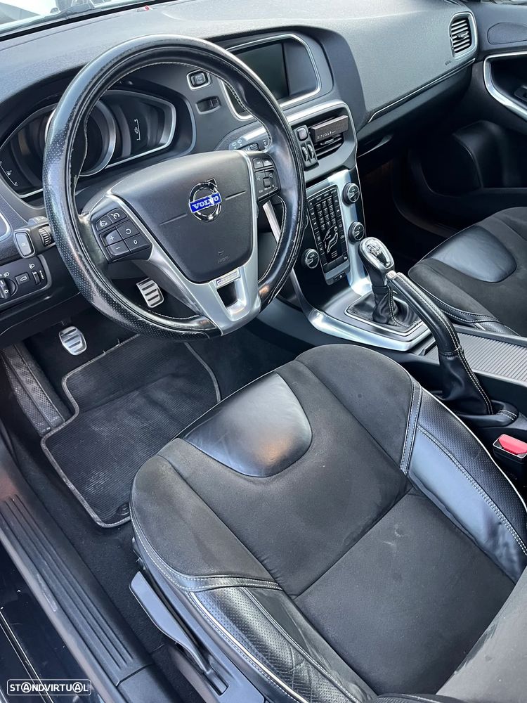Volvo V40 D2 R Design - 23