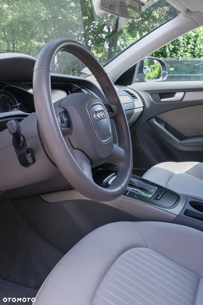 Audi A4 Avant - 10