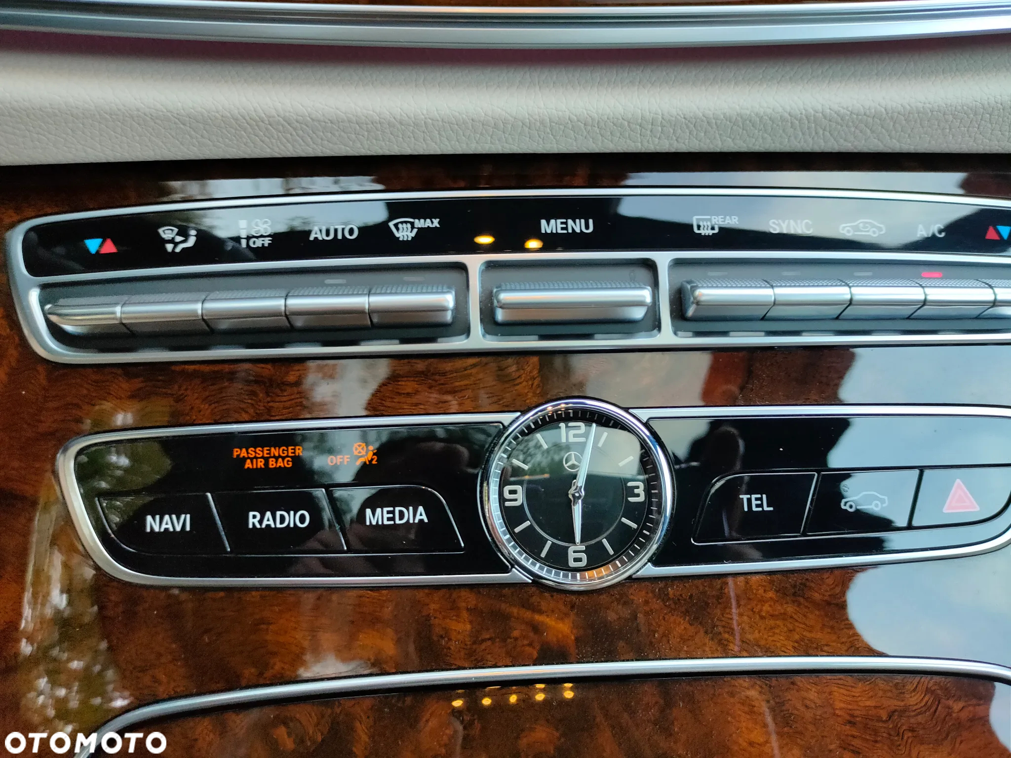 Mercedes-Benz Klasa E 450 4Matic T 9G-TRONIC Avantgarde - 23