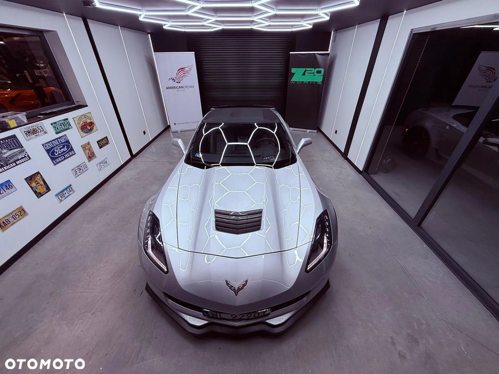 Chevrolet Corvette - 9