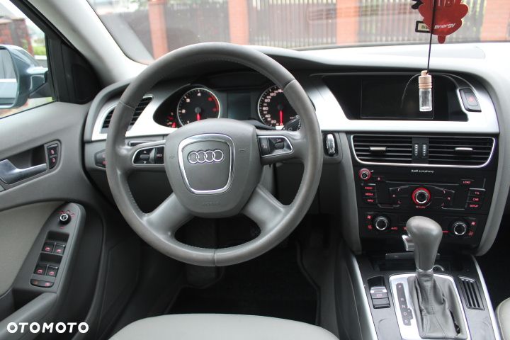 Audi A4 Limousine - 6