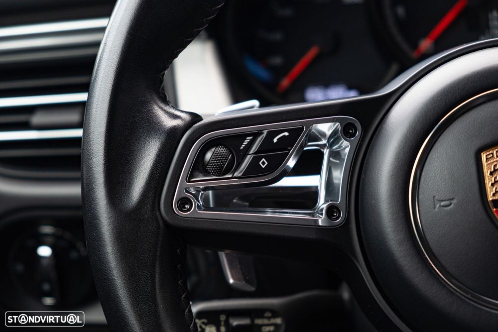 Porsche Macan Turbo - 26