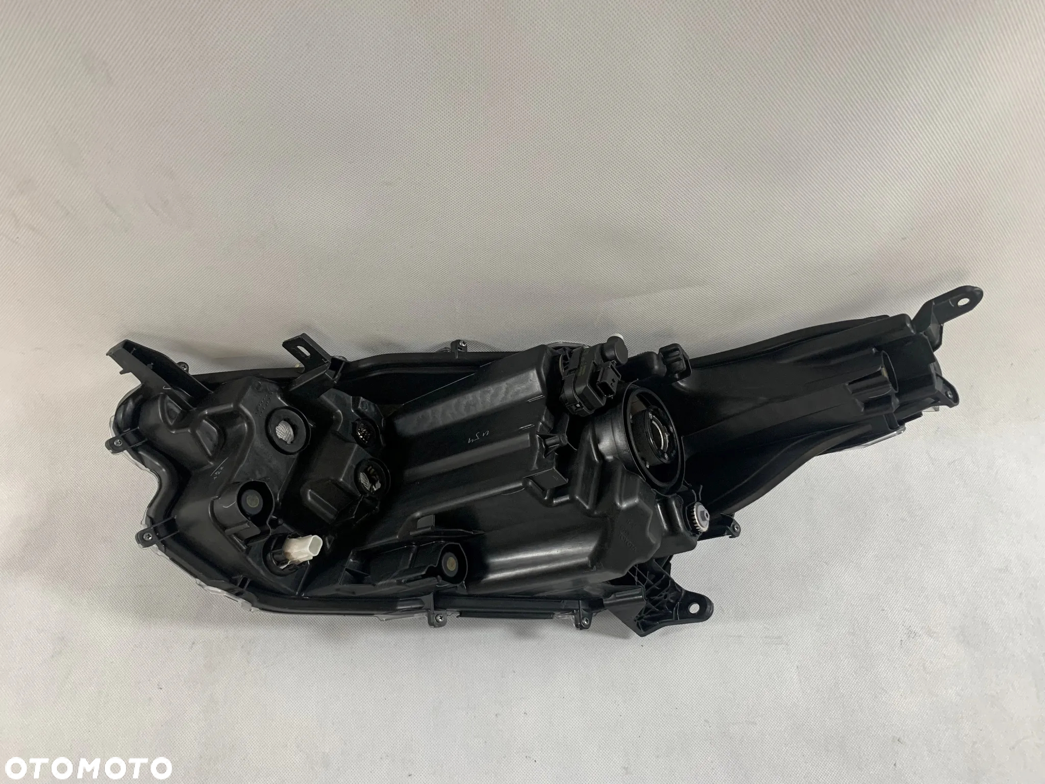 Toyota Yaris 4 IV 20r Reflektor prawy lampa prawa 2020 - 3